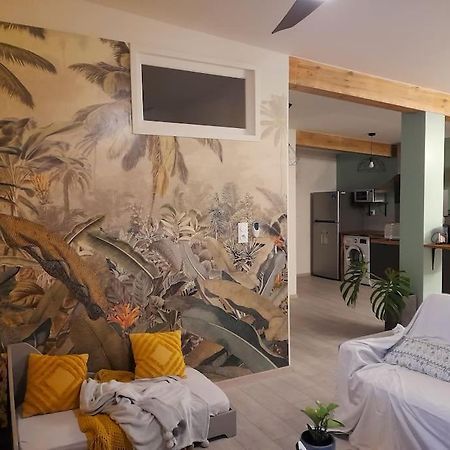 LONBRAZ VOLKAN meublé avec jacuzzi privatif Saint-Philippe Exterior foto