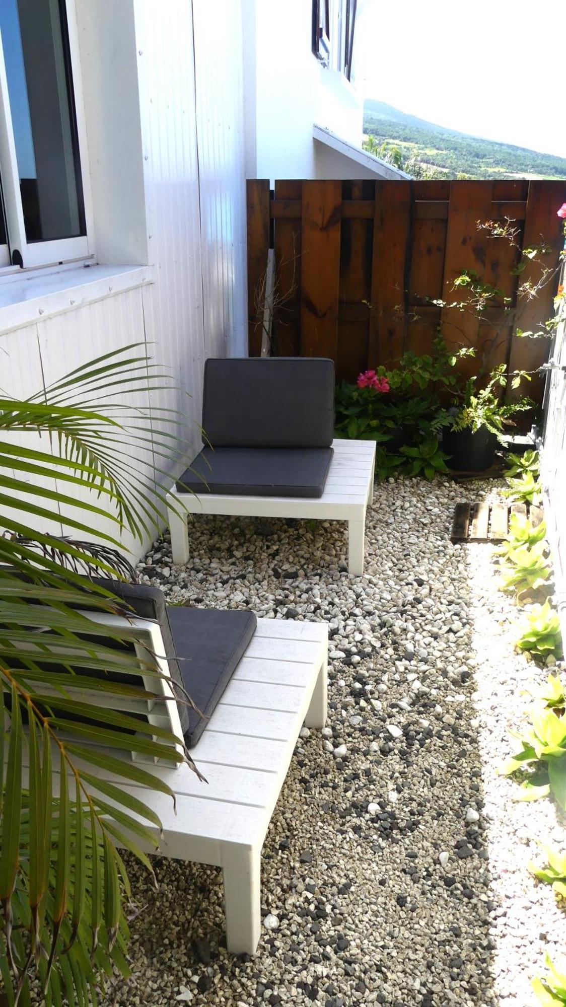 LONBRAZ VOLKAN meublé avec jacuzzi privatif Saint-Philippe Exterior foto